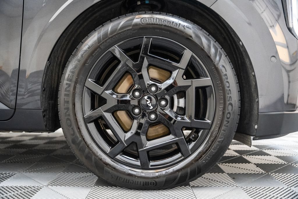Used 2025 Kia Carnival SX FWD image 17