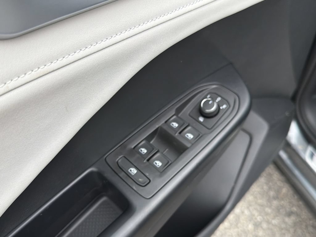 New 2026 Volkswagen Taos SE FWD image 22