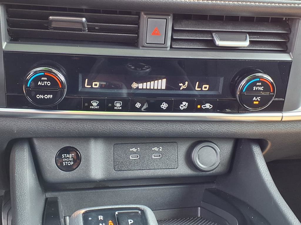 Used 2024 Nissan Rogue SV image 17