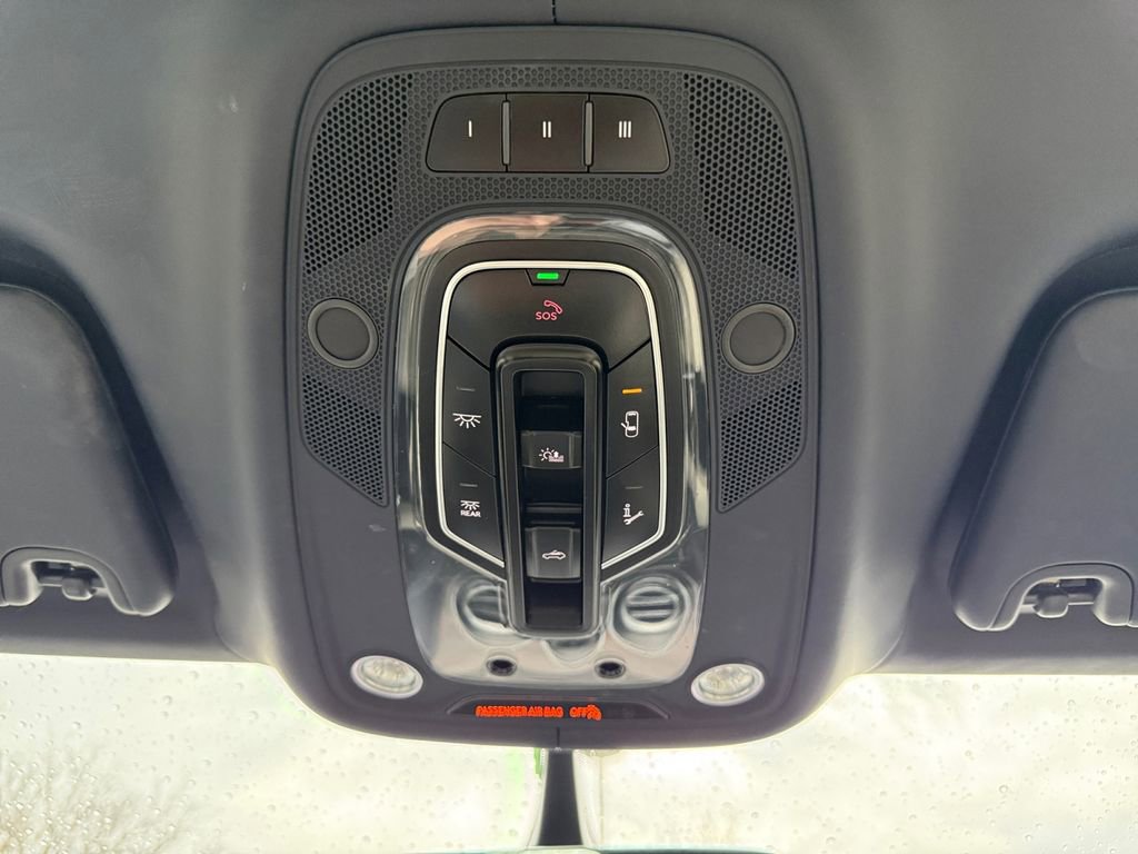Used 2019 Bentley Bentayga AWD/4WD image 24
