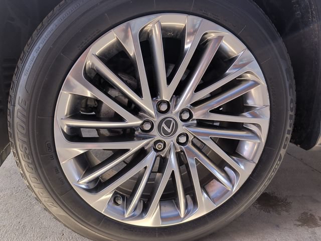 Used 2022 Lexus RX 450hL Luxury w/ Cold Area Package (CT) AWD/4WD image 25
