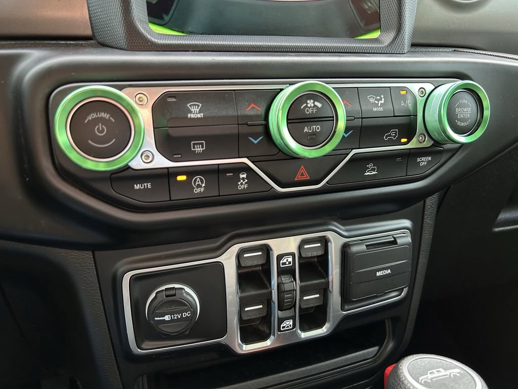 Certified 2021 Jeep Gladiator Willys image 23