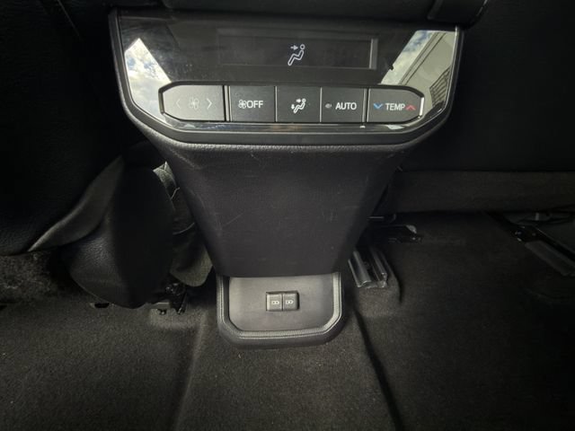 Used 2023 Toyota Highlander XLE AWD/4WD image 30