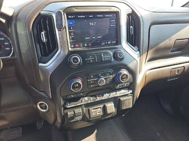 Used 2022 Chevrolet Silverado 3500 LT w/ Convenience Package AWD/4WD image 15