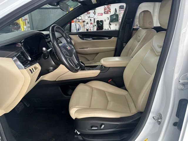 Used 2019 Cadillac XT5 FWD image 16