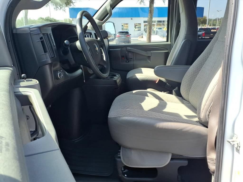 Used 2025 Chevrolet Express 3500 LT w/ LT Preferred Equipment Group RWD image 20