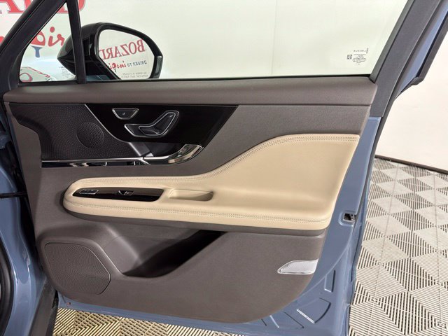 Certified 2024 Lincoln Corsair AWD w/ Equipment Group 101A image 33