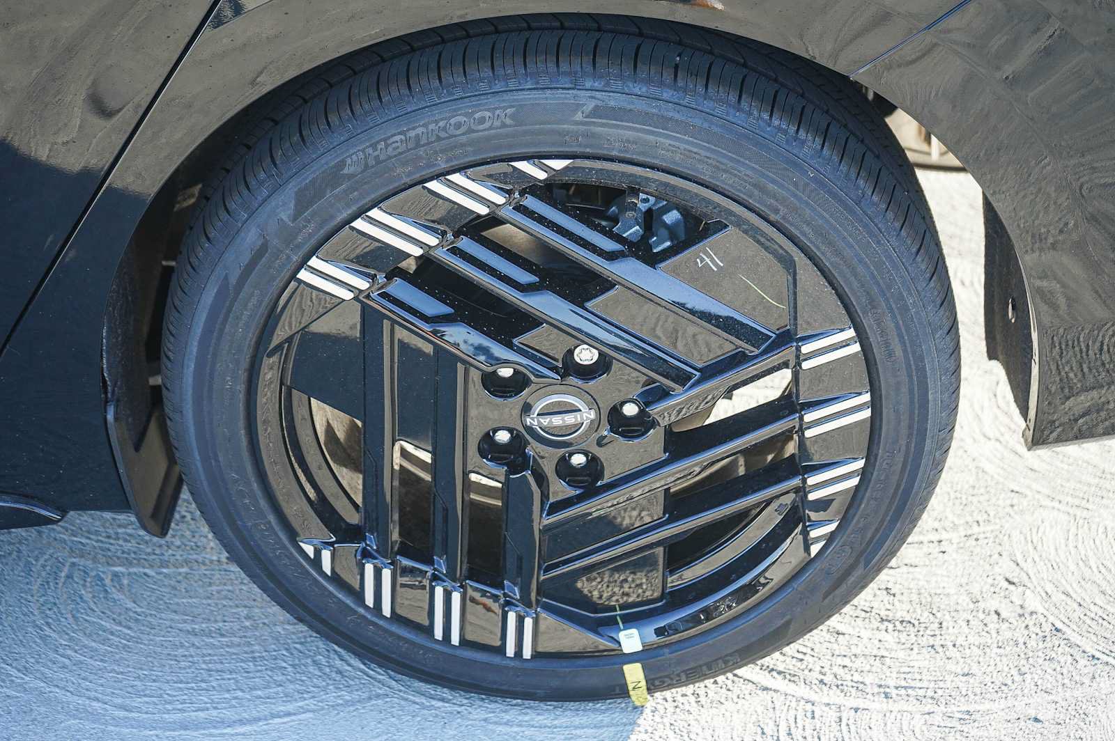 New 2027 Nissan Sentra SR w/ Floor Mat Package FWD image 10