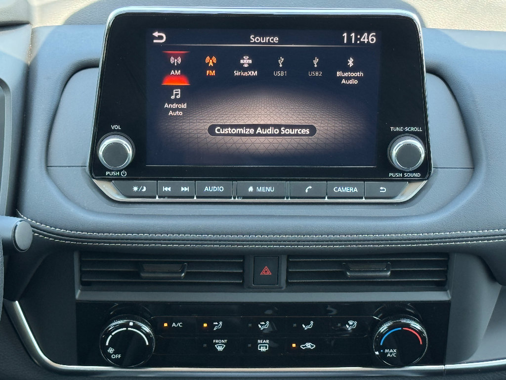 Used 2024 Nissan Rogue S FWD image 11