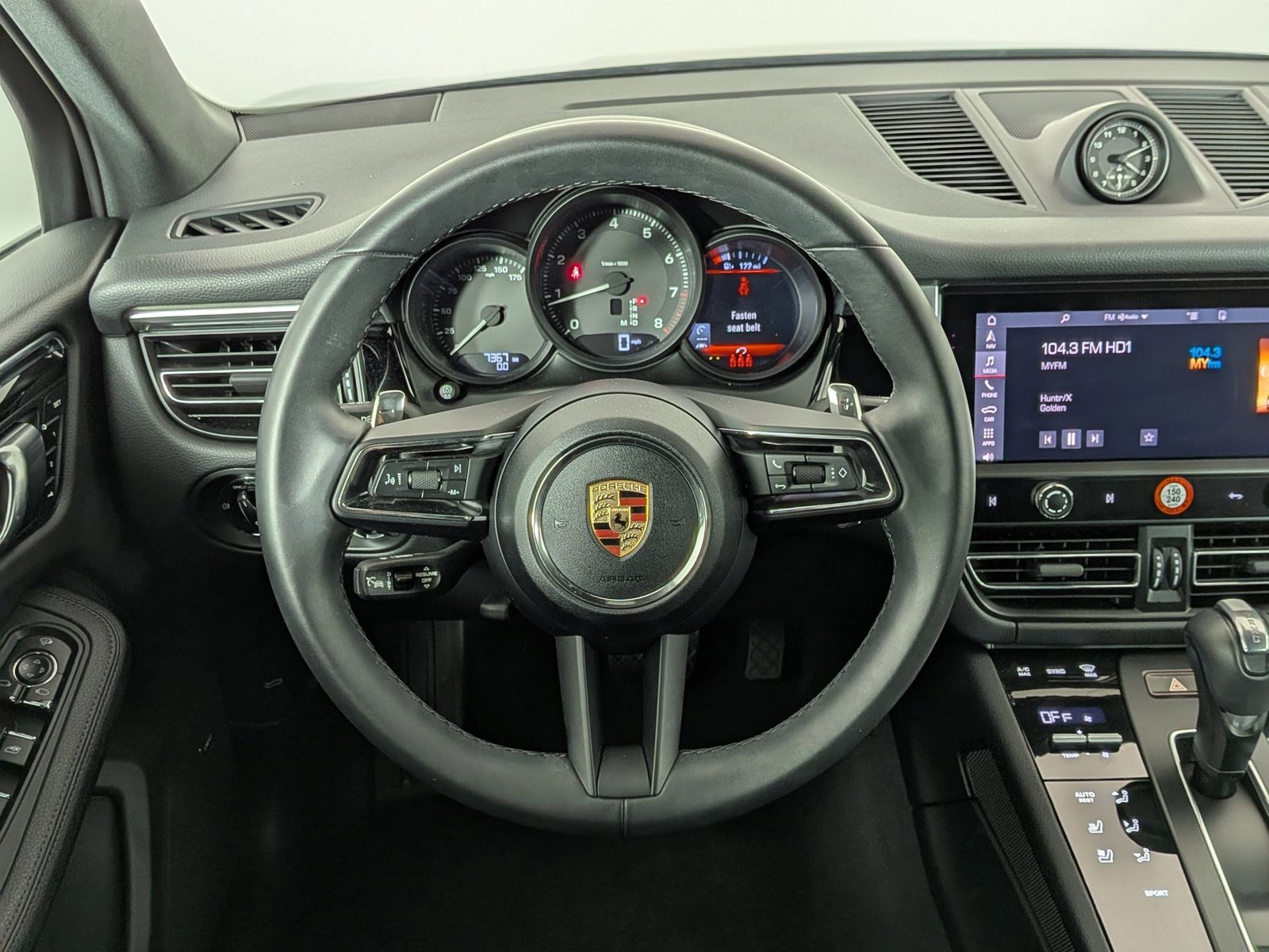 Certified 2025 Porsche Macan AWD/4WD image 15