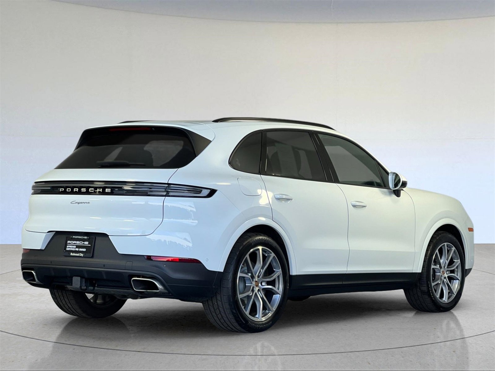 Certified 2025 Porsche Cayenne image 8