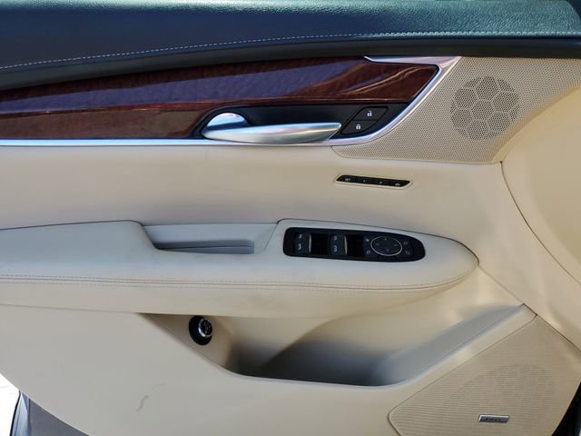 Used 2018 Cadillac XT5 Luxury w/ Driver Awareness Package FWD image 16