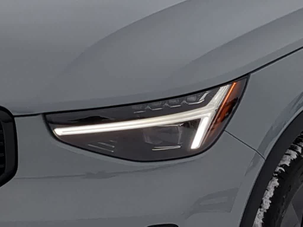 Used 2026 Volvo XC40 B5 Ultra w/ Protection Package Premier AWD/4WD image 11