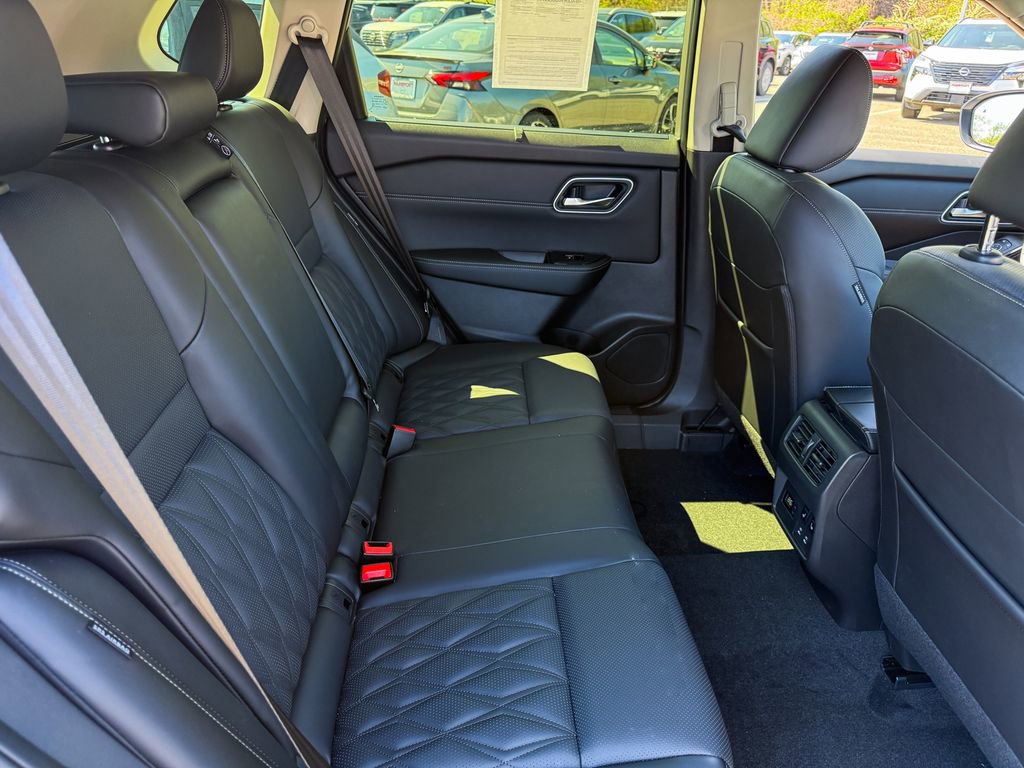 Certified 2026 Nissan Rogue Platinum w/ Platinum Premium Package image 27