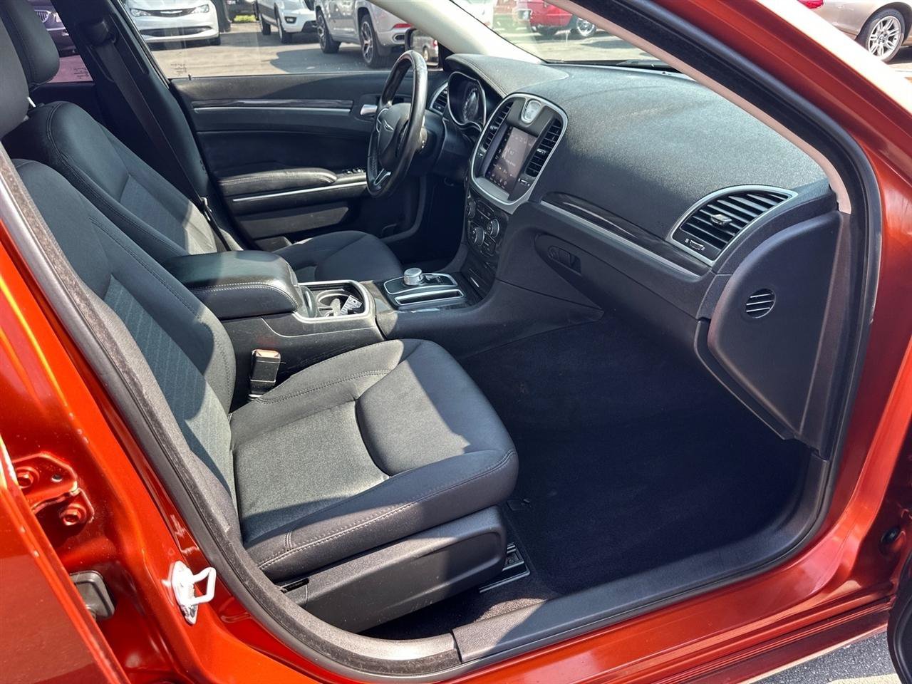 Used 2020 Chrysler 300 Touring w/ Sport Appearance Package RWD image 17