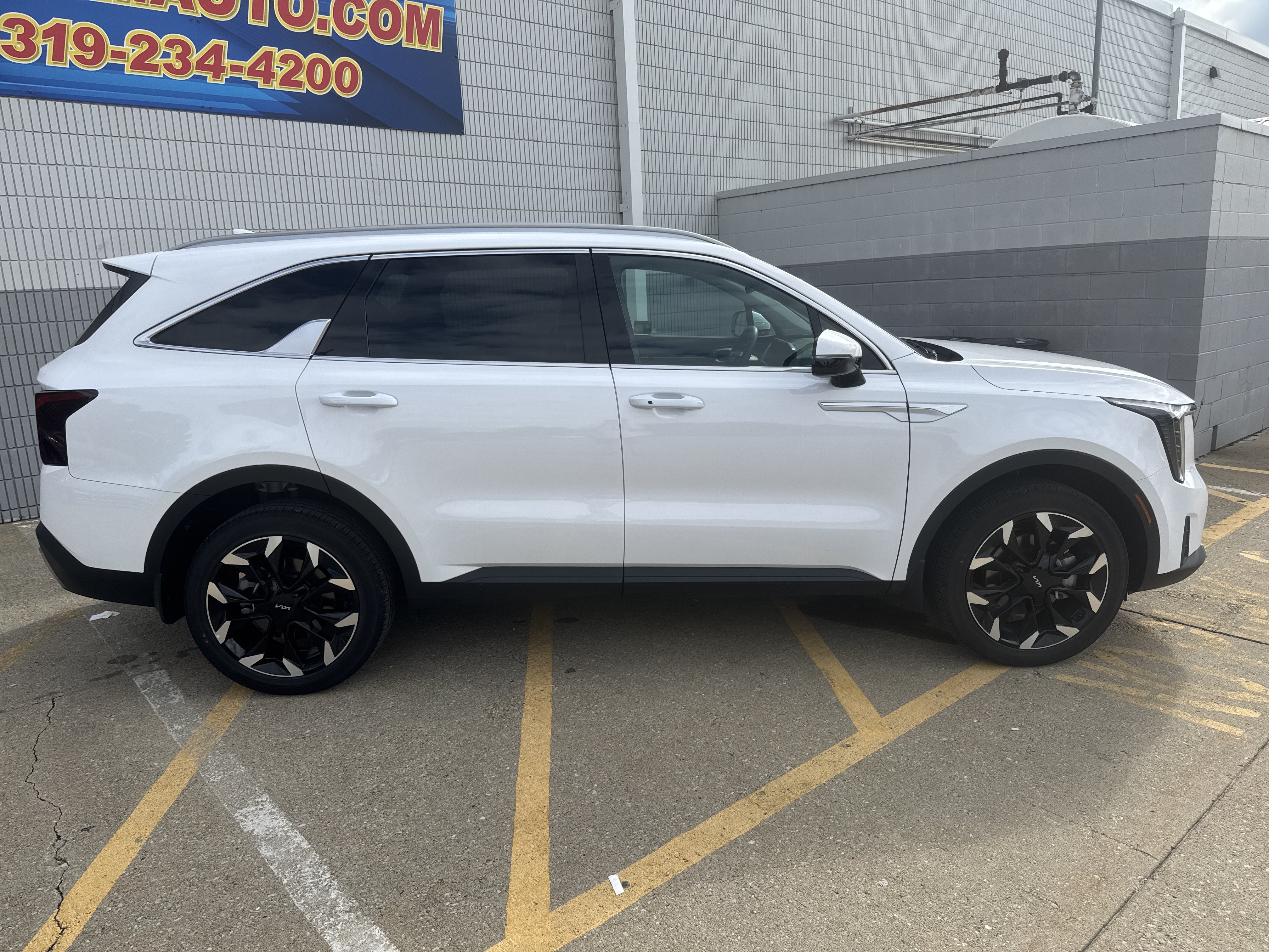 Used 2026 Kia Sorento EX AWD/4WD image 4