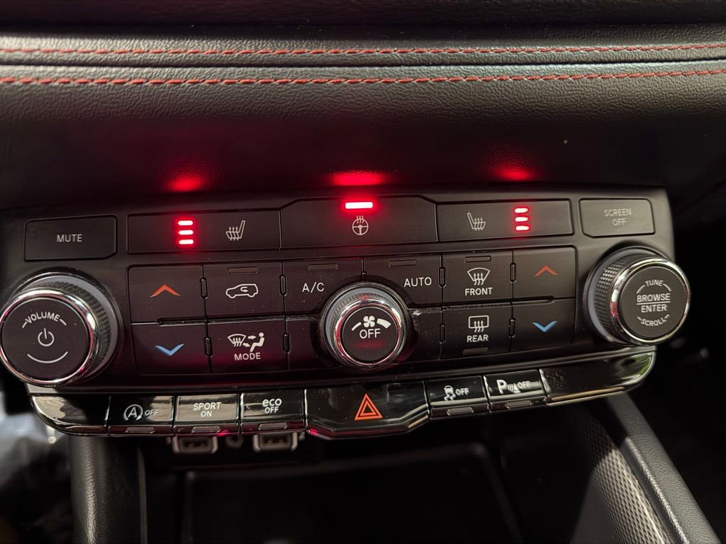 Used 2023 Dodge Durango GT image 13