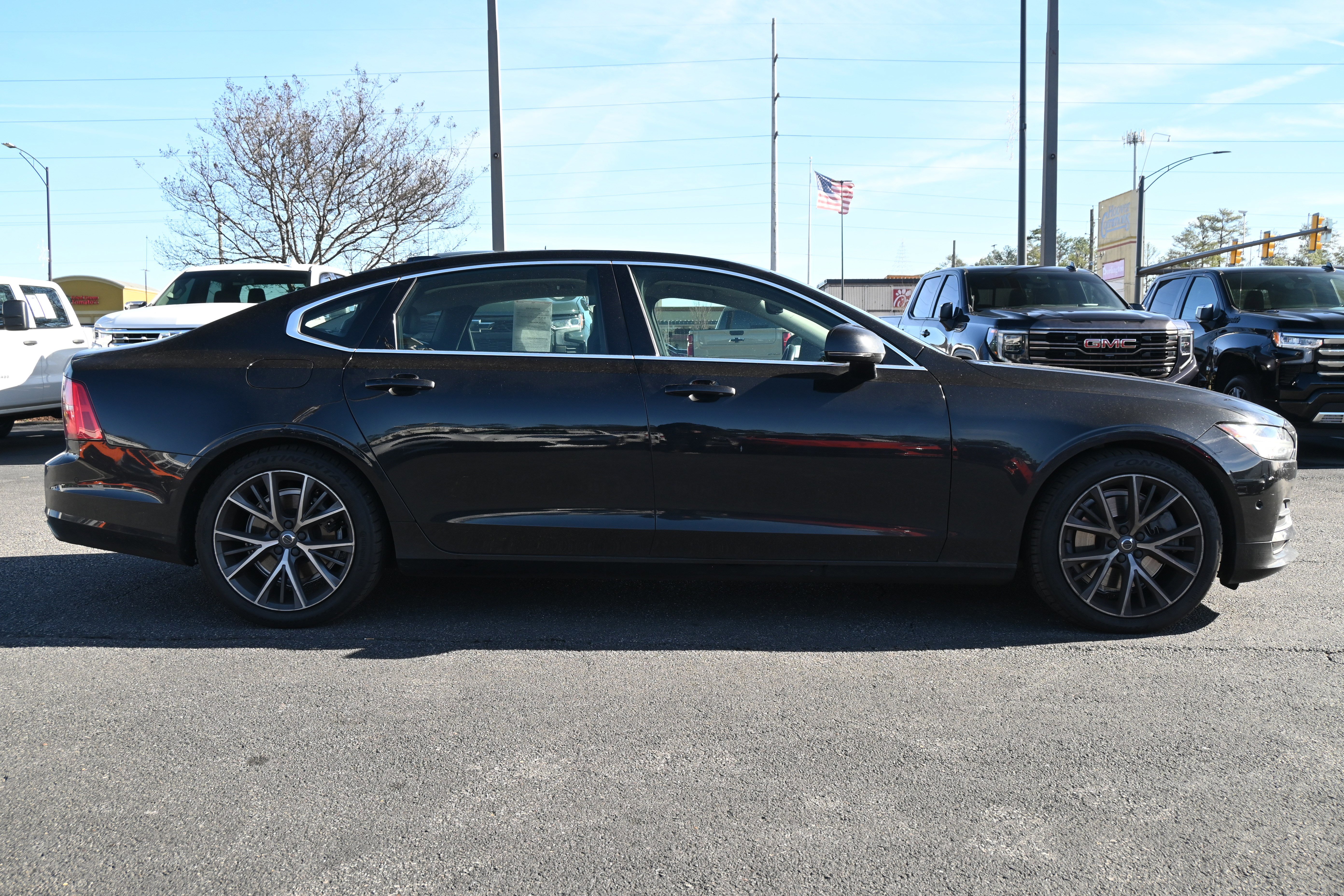 Used 2018 Volvo S90 T6 Momentum w/ Convenience Package image 11