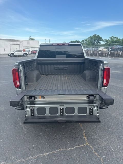 Used 2025 GMC Sierra 1500 Denali AWD/4WD image 4