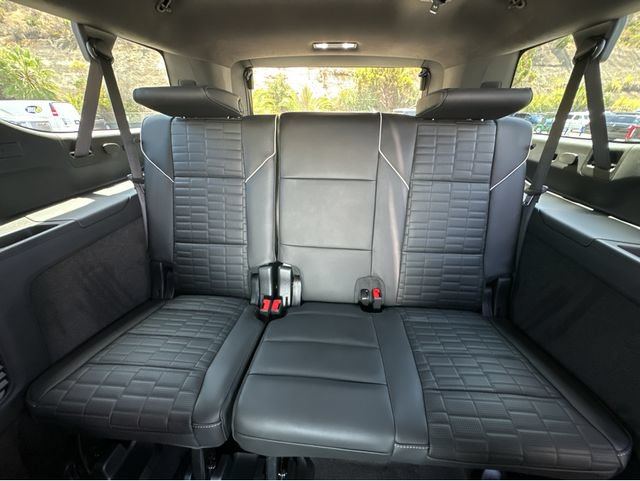 New 2026 Cadillac Escalade ESV Platinum Sport w/ LPO, ONYX Package AWD/4WD image 18