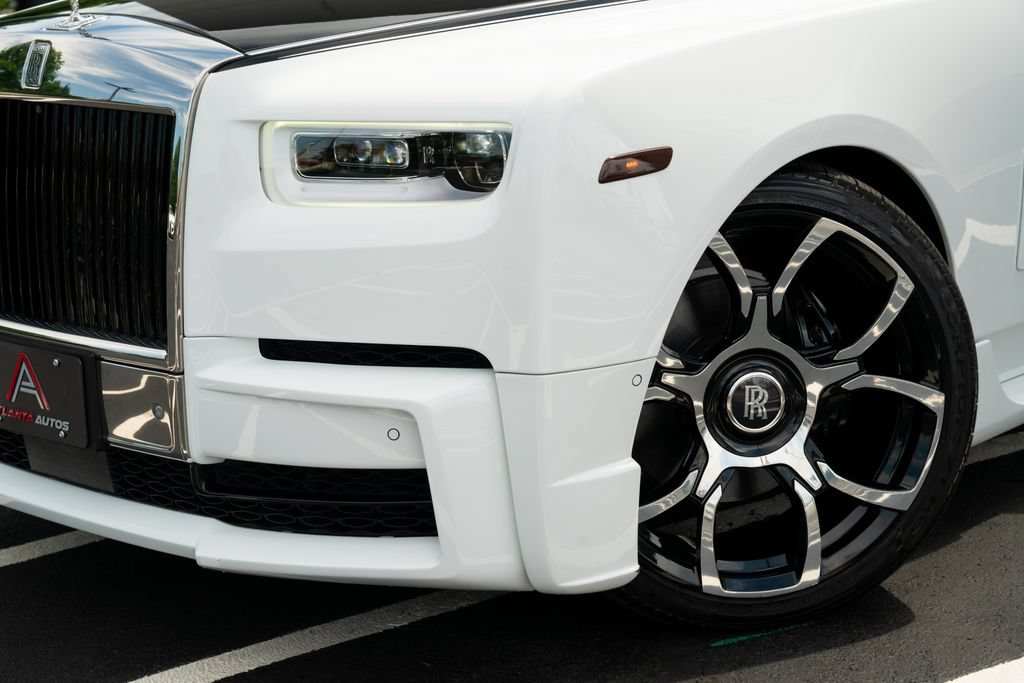 Used 2022 Rolls-Royce Phantom Sedan w/ The Phantom Package RWD image 3