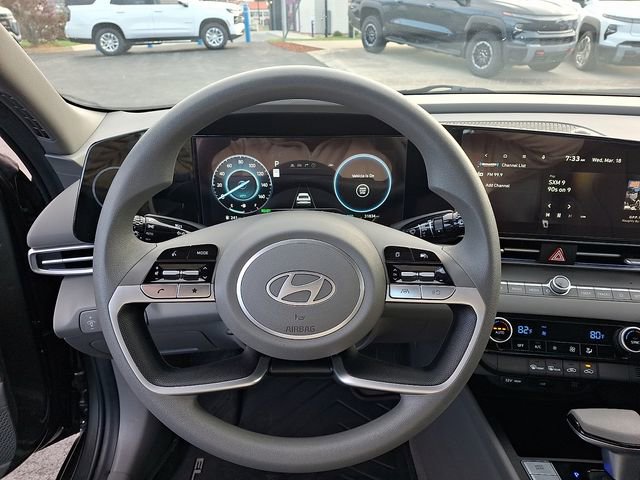 Used 2024 Hyundai Elantra Blue image 19