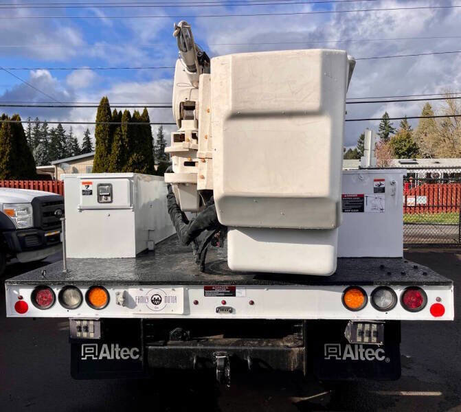 Used 2019 Ford F550 4x4 Regular Cab Super Duty image 3
