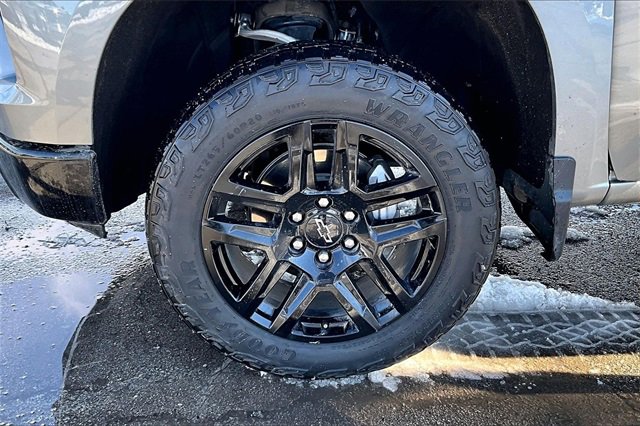 Used 2024 Chevrolet Silverado 1500 LT Trail Boss w/ Convenience Package II image 35