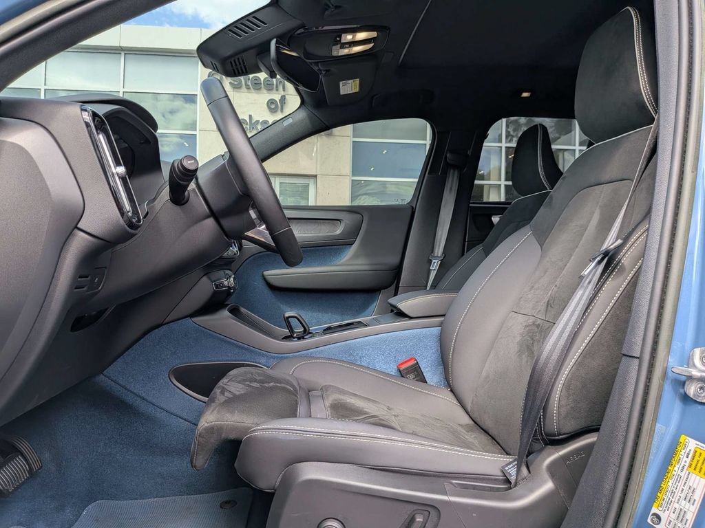 Certified 2023 Volvo XC40 Recharge Plus AWD/4WD image 2