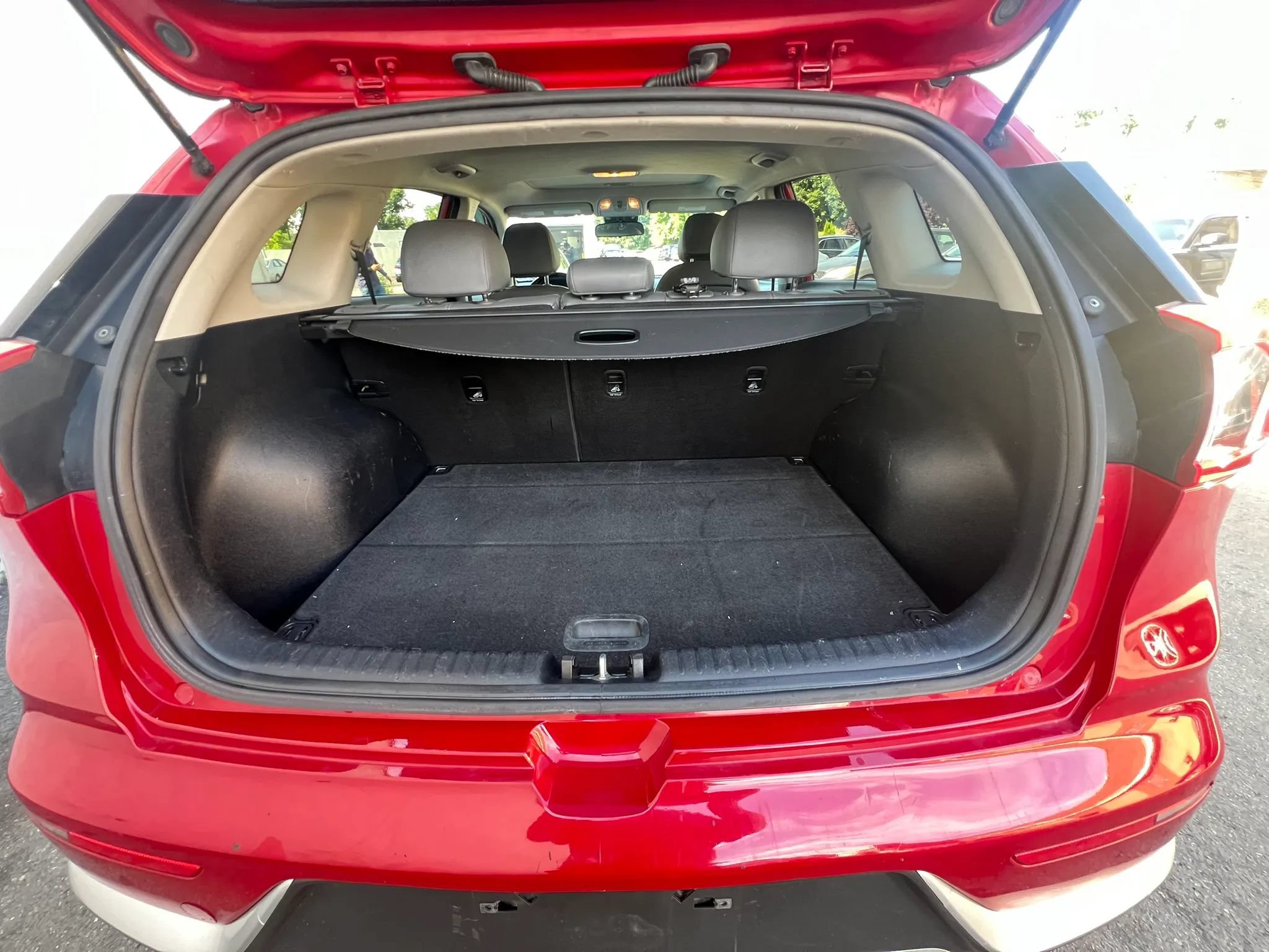 Used 2017 Kia Niro EX FWD image 10