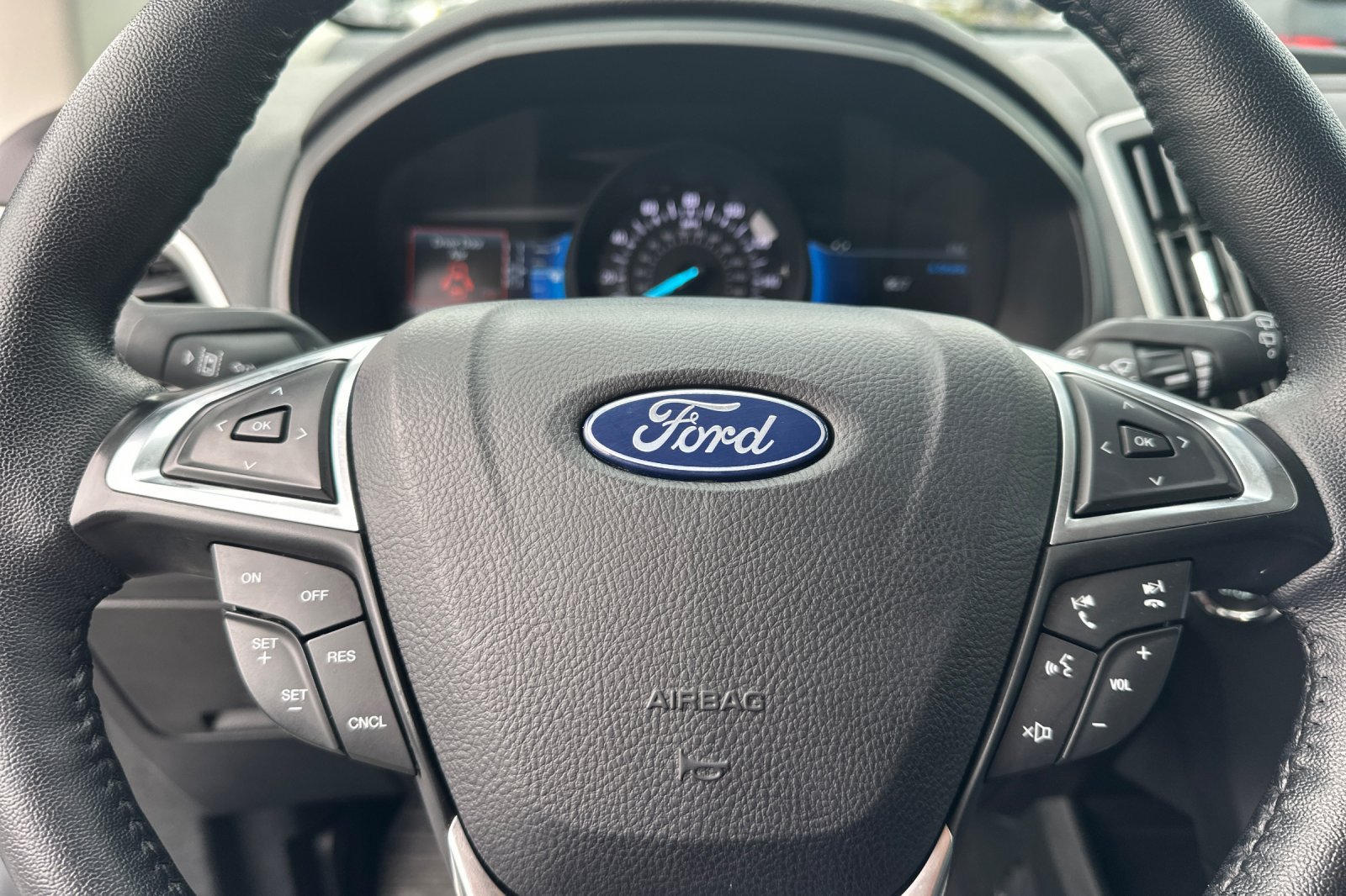 Used 2024 Ford Edge SEL AWD/4WD image 24