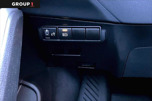 Certified 2022 Toyota Corolla Cross LE image 33