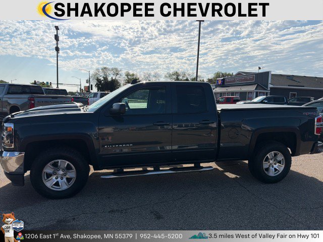 Used 2017 Chevrolet Silverado 1500 LT w/ All Star Edition AWD/4WD image 2
