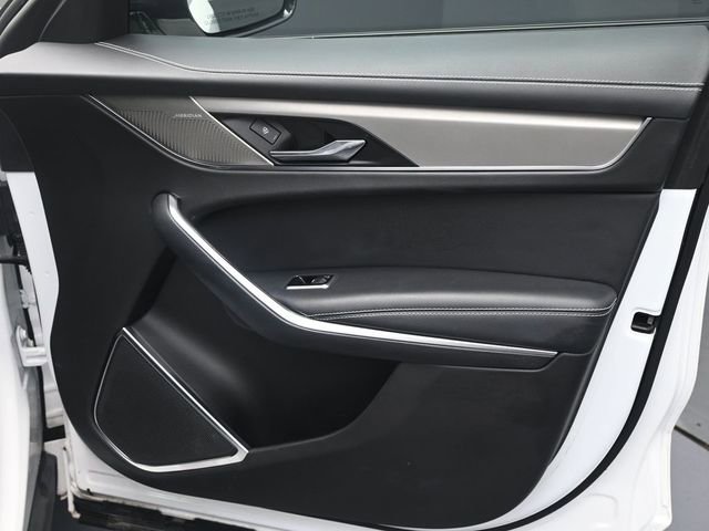 Used 2025 Jaguar F-PACE R-Dynamic S image 37