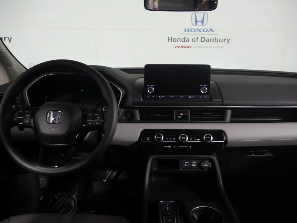 Used 2023 Honda Pilot LX image 11