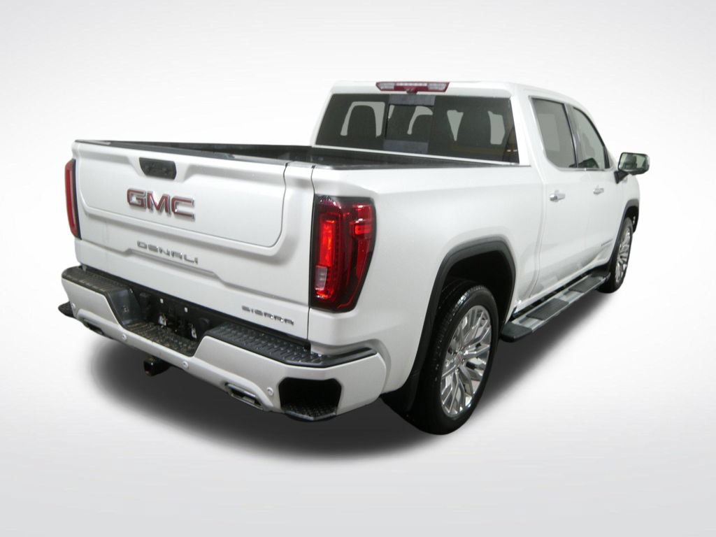 Used 2024 GMC Sierra 1500 Denali w/ Technology Package AWD/4WD image 3