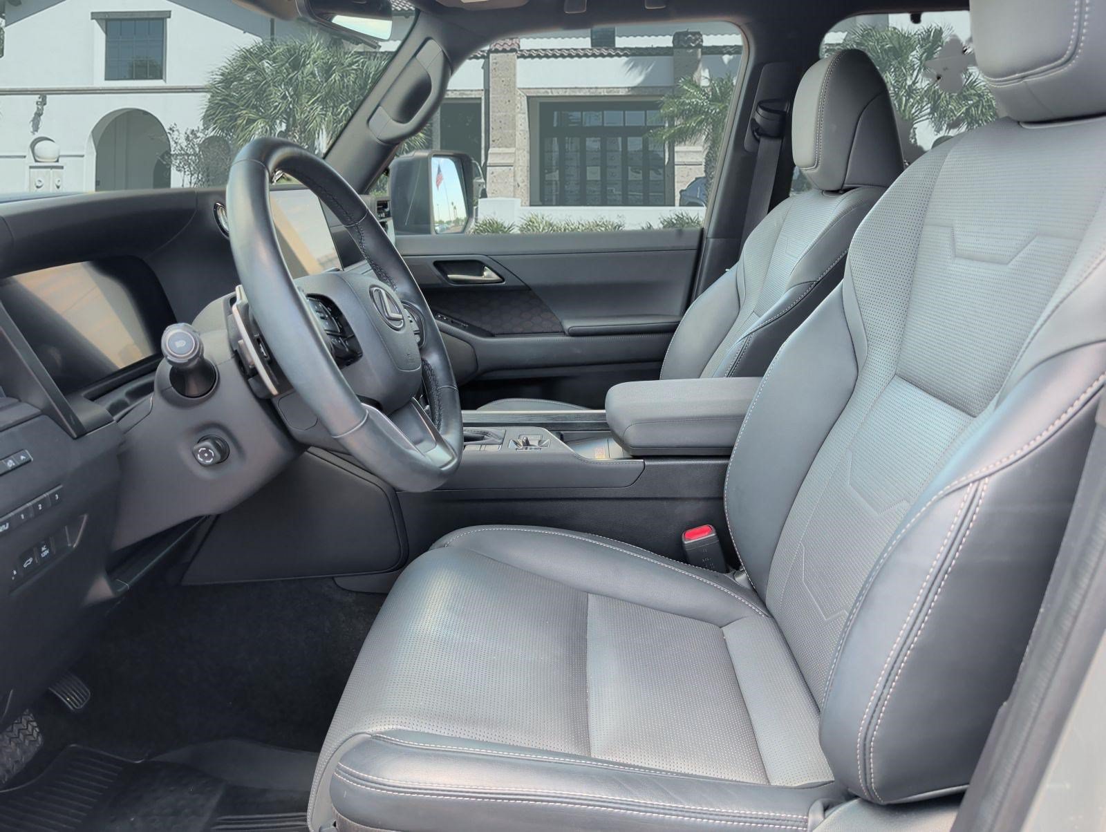 Certified 2025 Lexus GX 550 w/ Cold Area Package AWD/4WD image 11