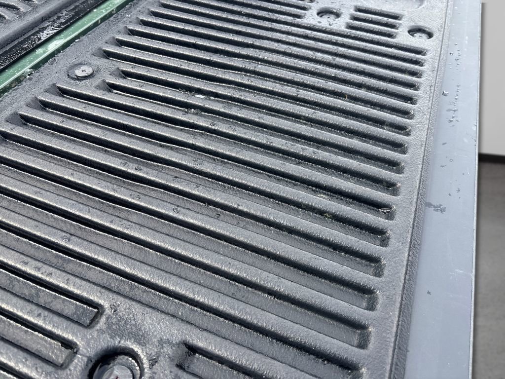 Used 2024 Nissan Titan SV w/ SV Bronze Edition Package image 13