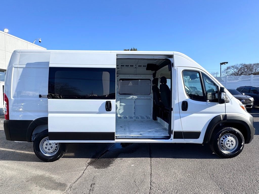 Used 2025 RAM ProMaster 2500 w/ Crew Van Package image 11