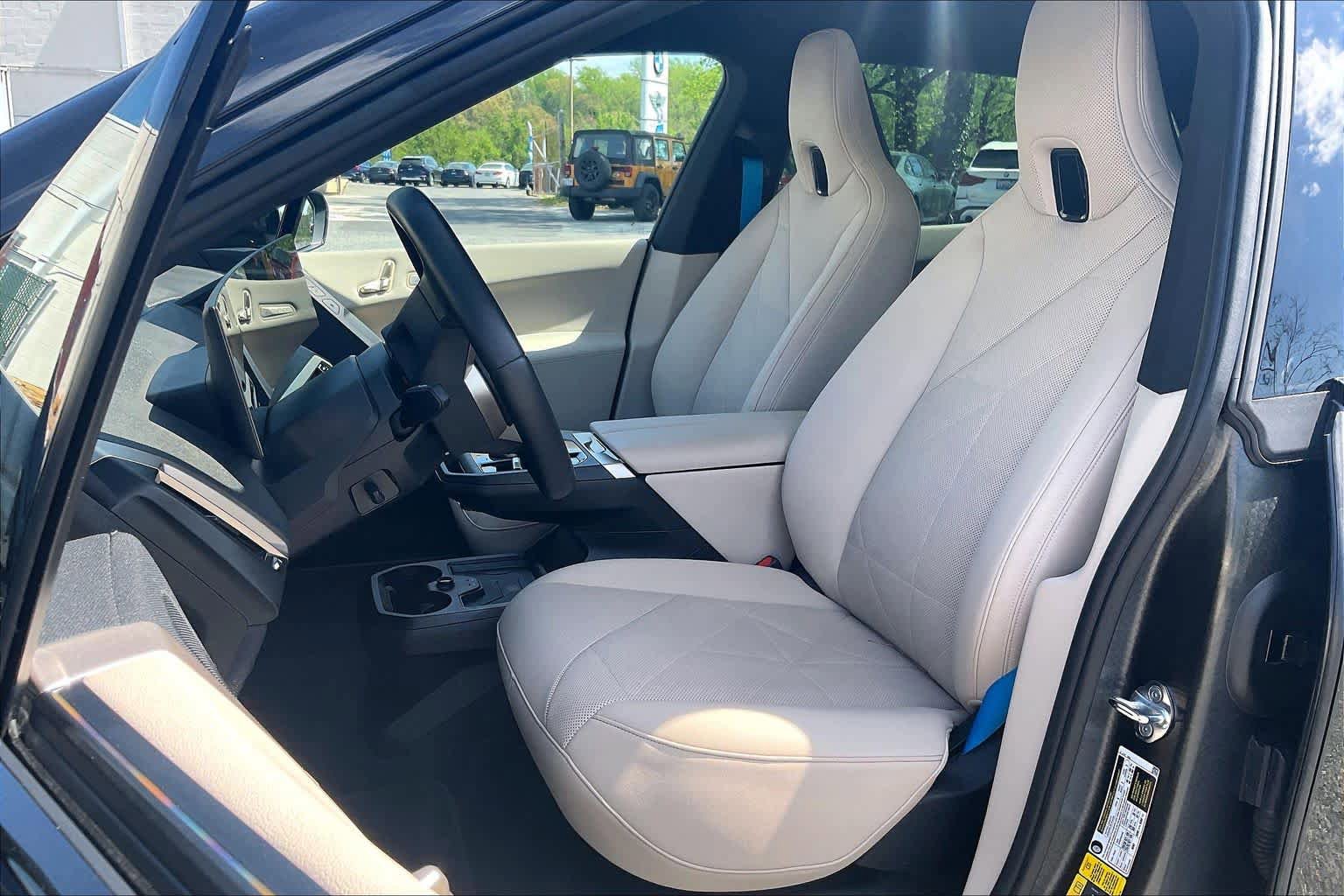 Certified 2024 BMW iX xDrive50 w/ Premium Package image 7