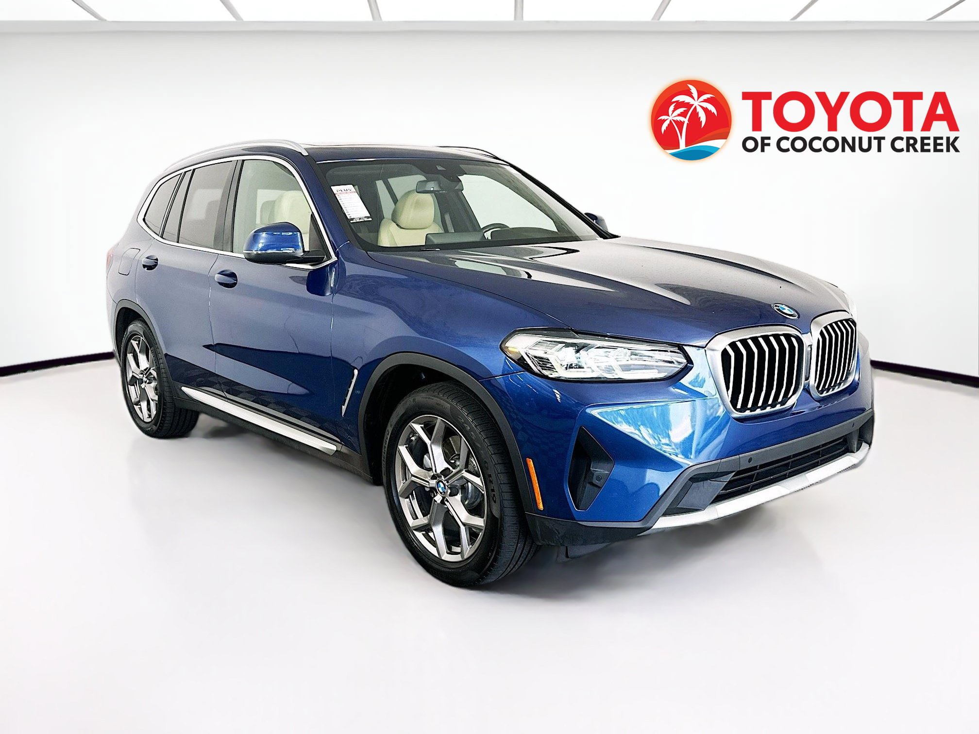 Used 2022 BMW X3 xDrive30i w/ Premium Package 2