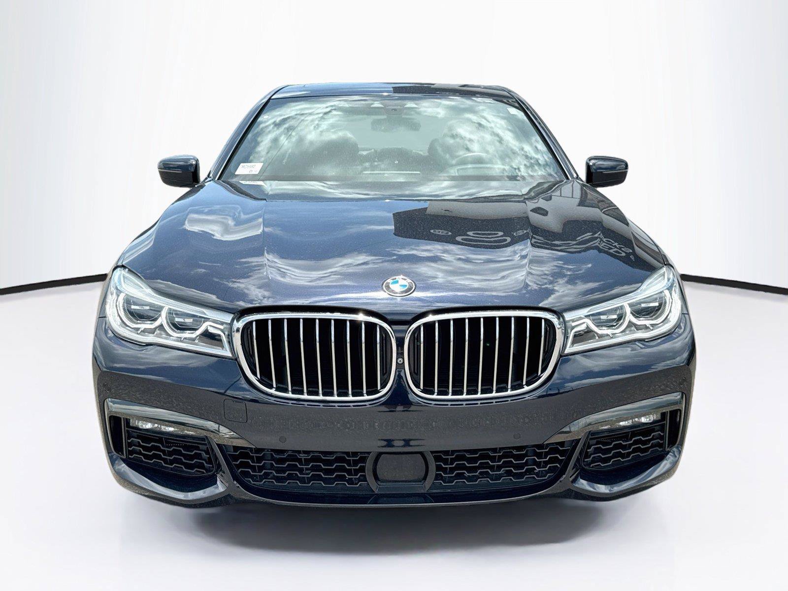 Used 2019 BMW 750i w/ Executive Package RWD image 8