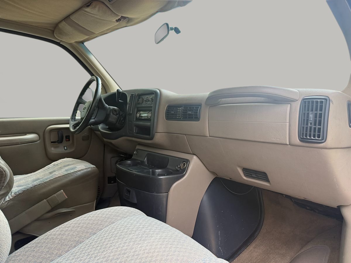 Used 1998 Chevrolet Express 2500 Passenger w/ Preferred Equipment Group RWD image 11