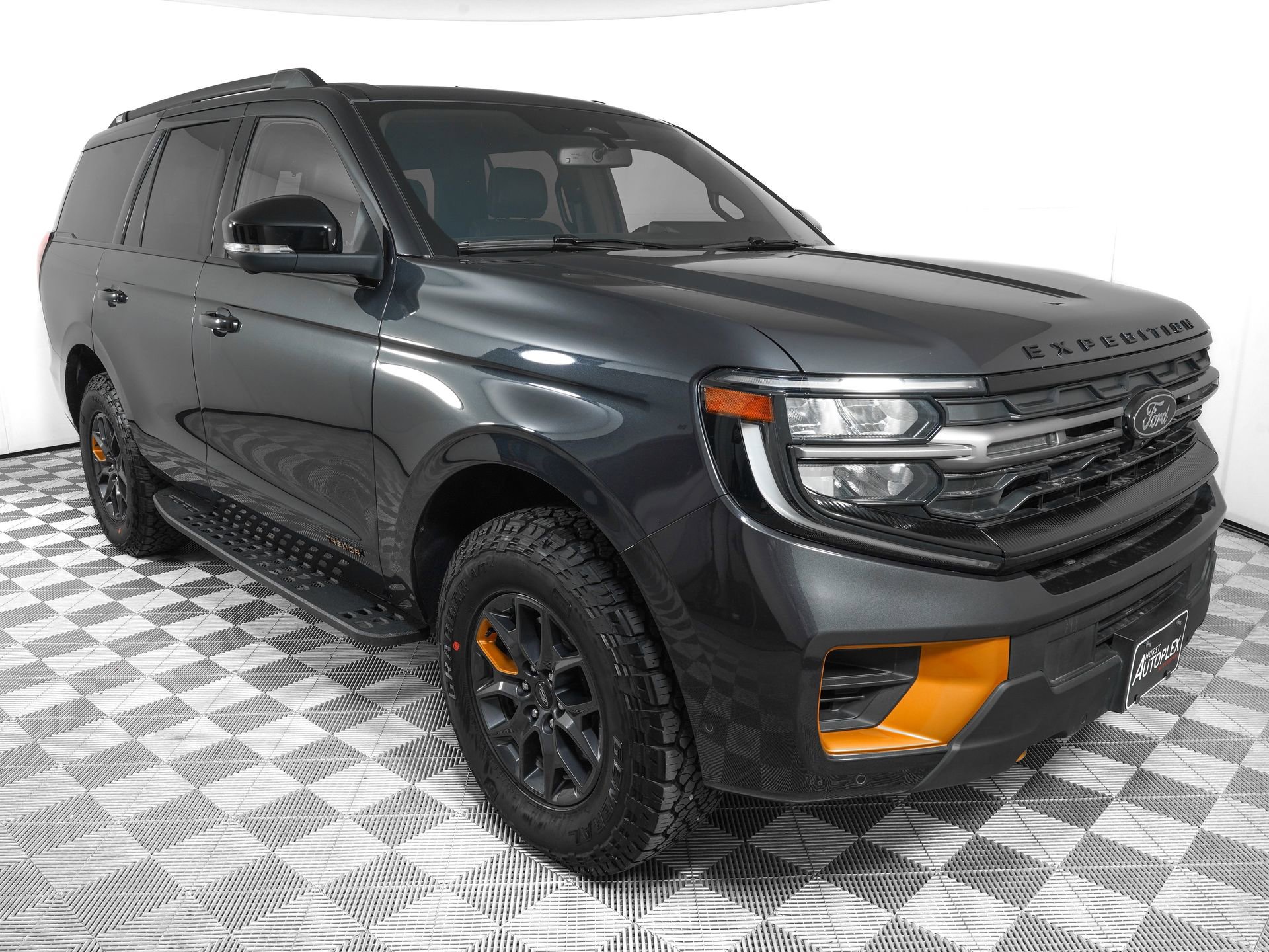 Used 2025 Ford Expedition Tremor AWD/4WD image 2