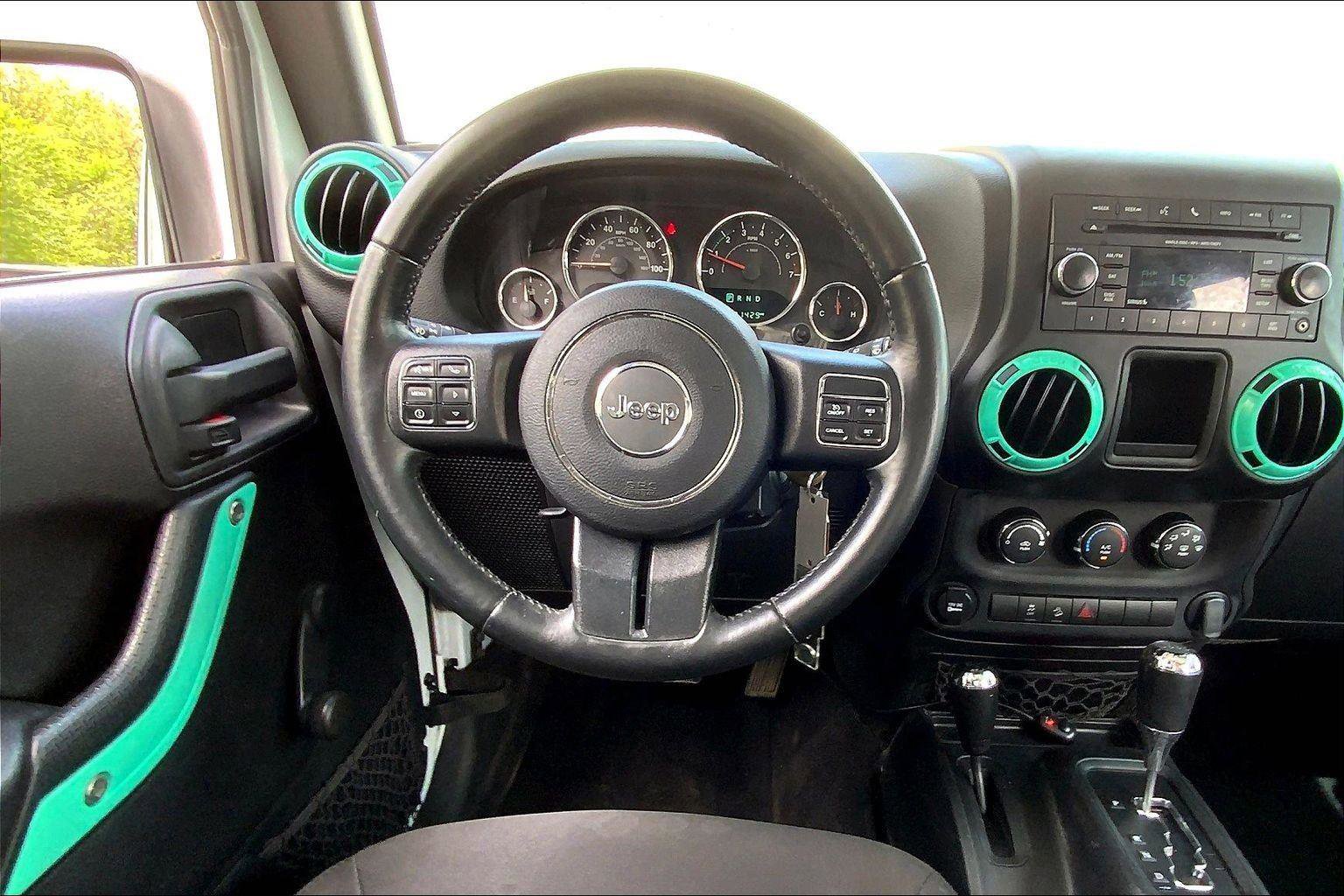 Used 2017 Jeep Wrangler Unlimited Sport w/ Connectivity Group image 5