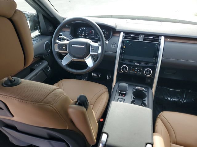 Used 2024 Land Rover Discovery Dynamic SE image 16