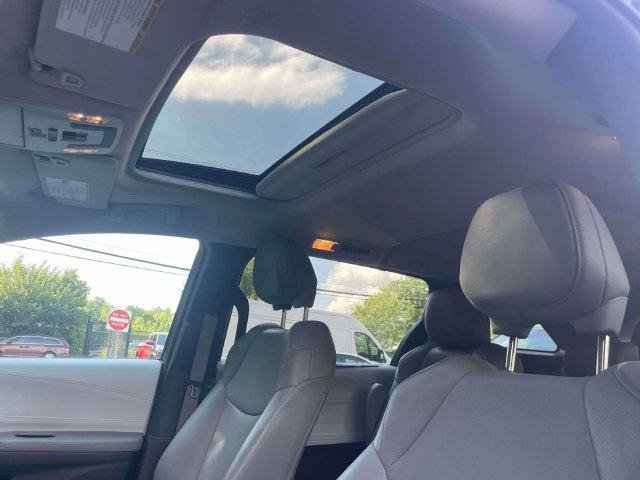 Certified 2025 Toyota Sienna XLE FWD image 20