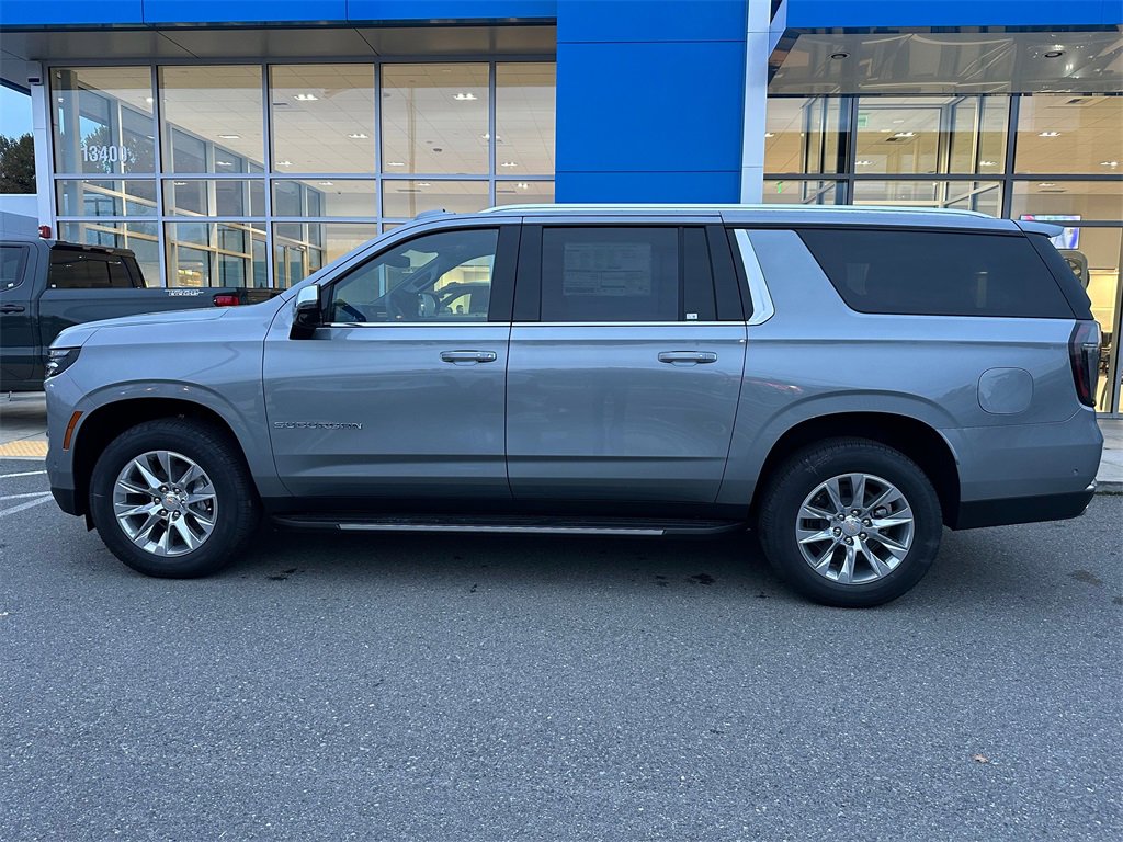 New 2026 Chevrolet Suburban Premier image 2