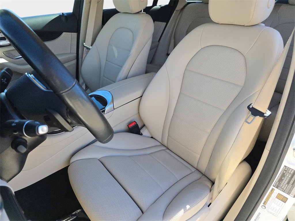 Used 2022 Mercedes-Benz GLC 300 4MATIC image 19