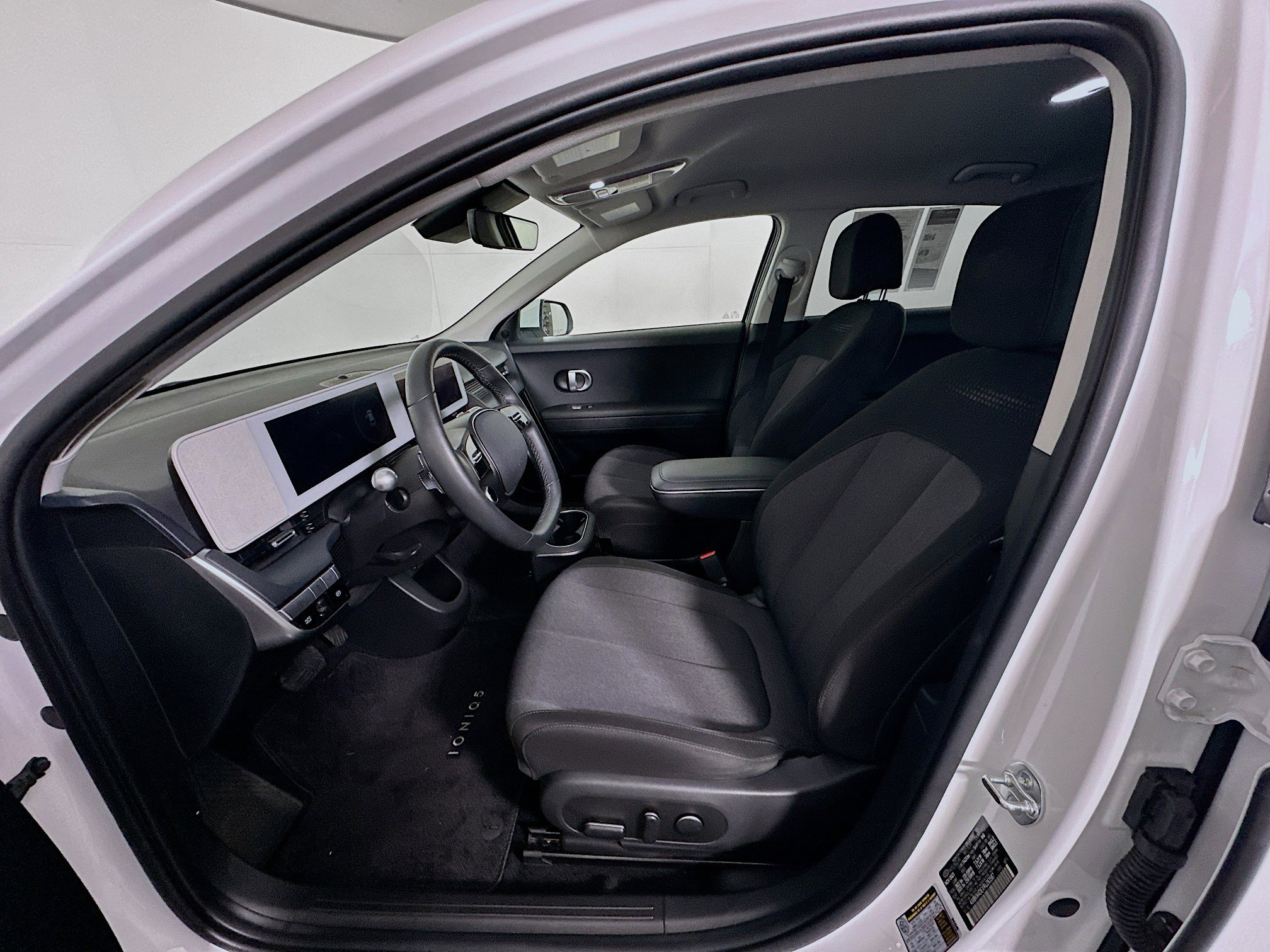 Used 2024 Hyundai Ioniq 5 SEL image 13